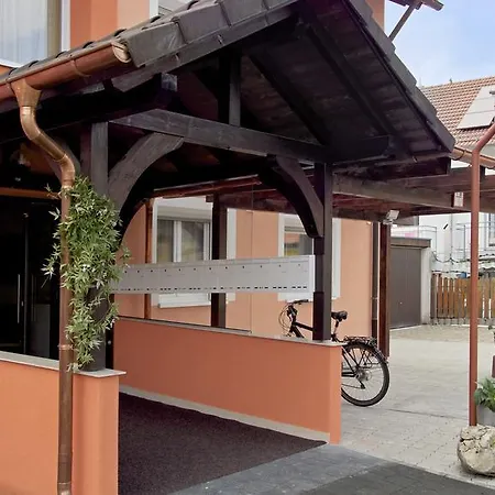 Szálloda Victoria 2*